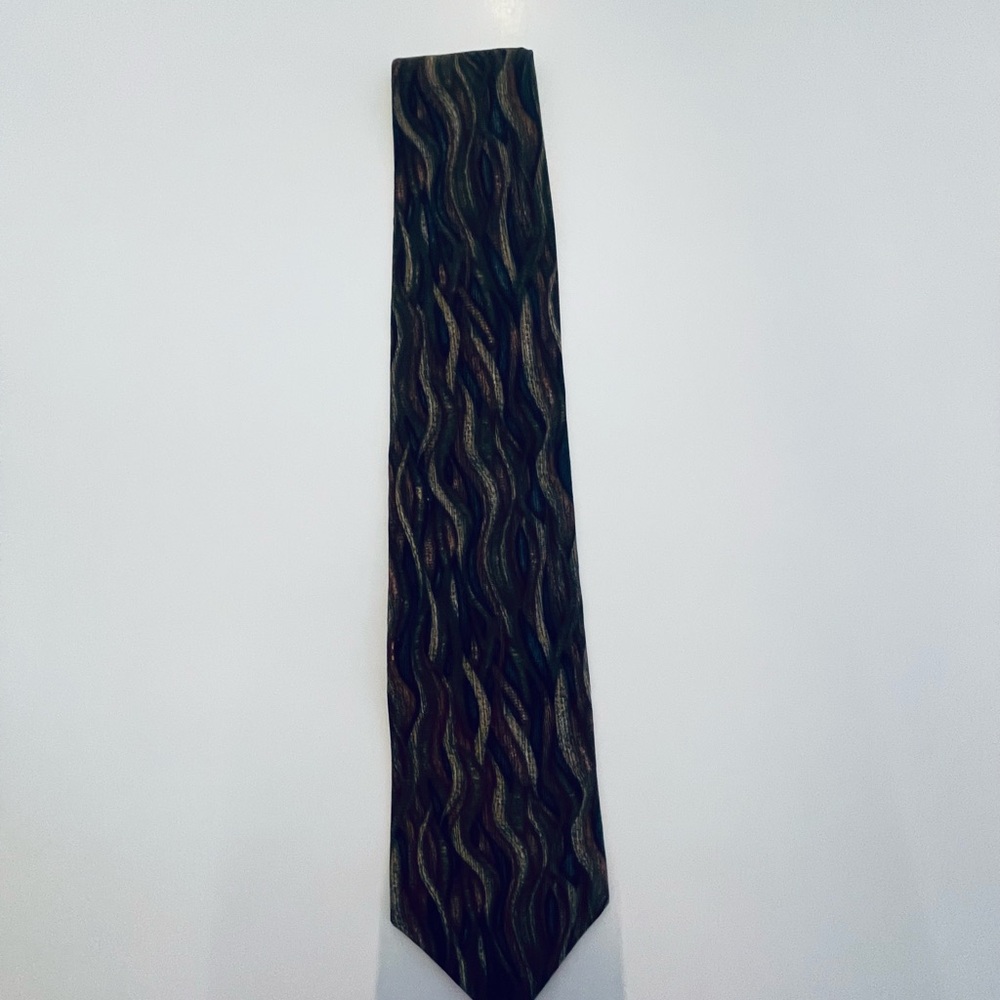 Chromat Greenish Tie with Multicolored Wavy Stripe Pattern